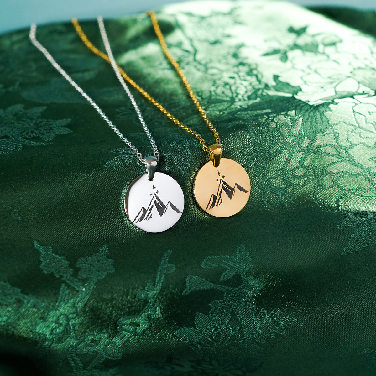 Mountain And Three Stars Circle Necklace
