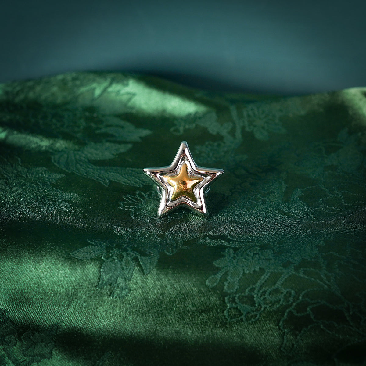 Chunky adjustable star ring on silk
